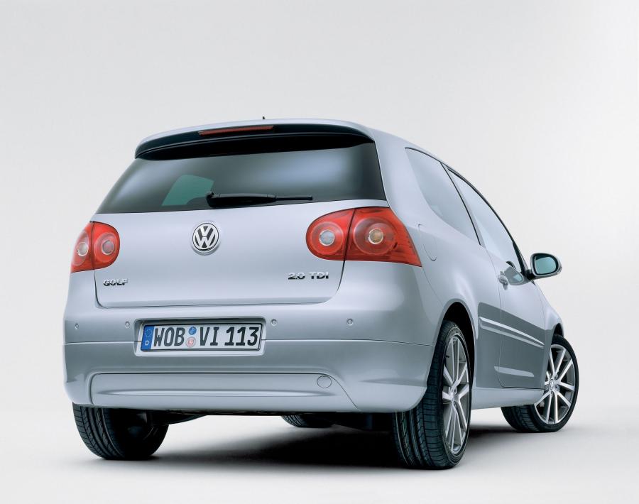  Volkswagen Golf 2004 года  (фото 84 из 170)